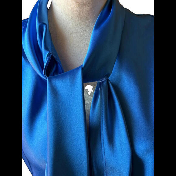 👚🦋 Sleeveless Heartthrob Blue Blouse Bow Sz L Black Label By Evan Picone - Picture 2 of 3